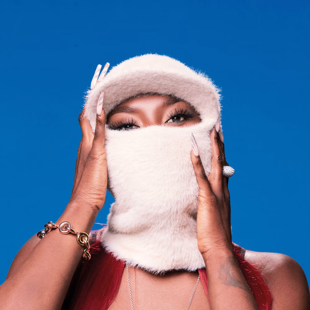 Cover DNK, Aya Nakamura