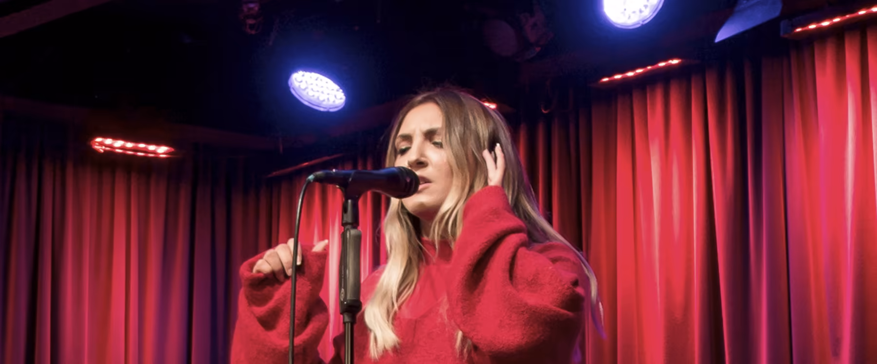 Crédit : Julia Michaels, Higuchi from Los Angeles, CA, USA, CC BY 2.0, via Wikimedia Commons, recadré