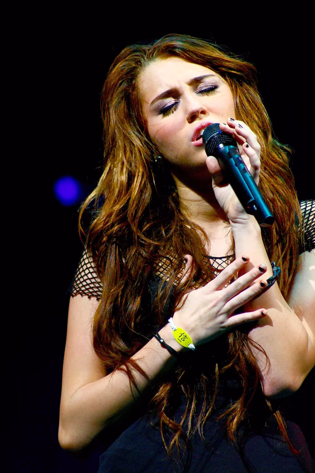 Crédit : Miley Cyrus, Sam Borowski, CC BY 2.0, via Wikimedia Commons